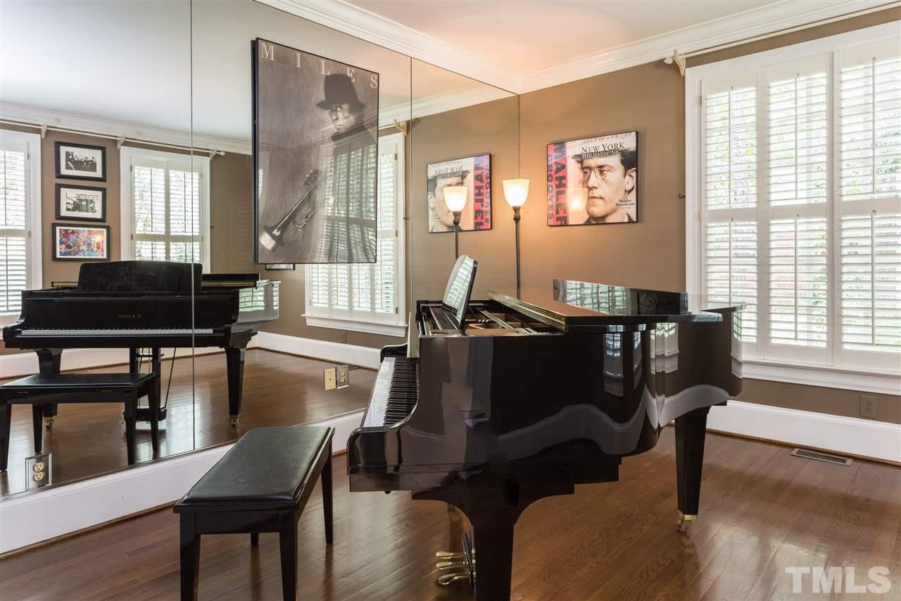 713 Runnymede Road Raleigh, NC 27607 - Photo 4 of 30