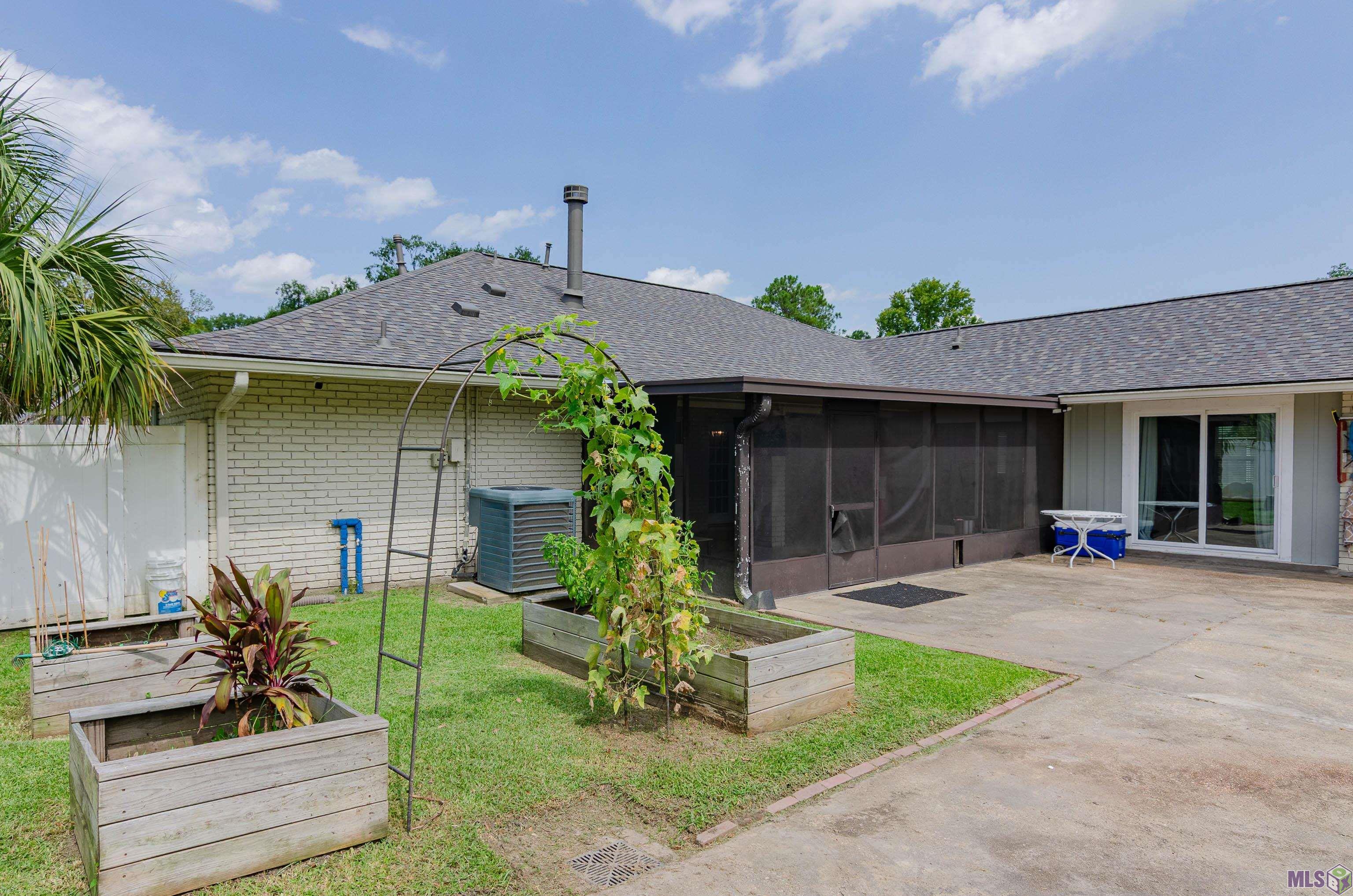 10517 Buxton Road St. Amant, LA 70774 - Photo 18 of 29 Gallery Image 18