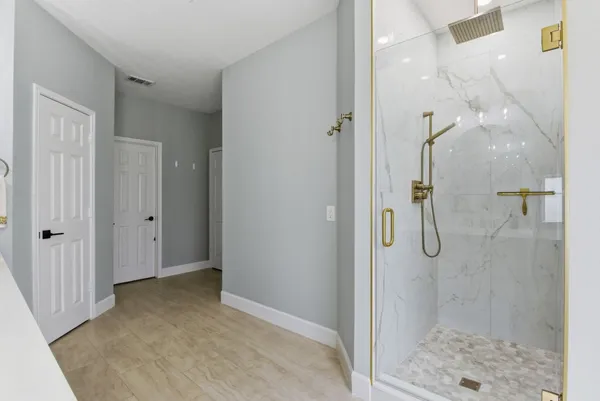 $862,000 | 68 East Sandalbranch Circle, The Woodlands, TX 77382