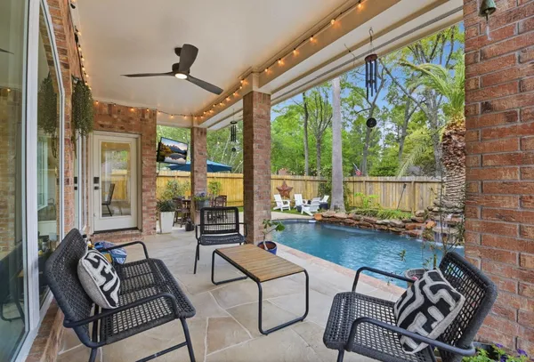 $862,000 | 68 East Sandalbranch Circle, The Woodlands, TX 77382