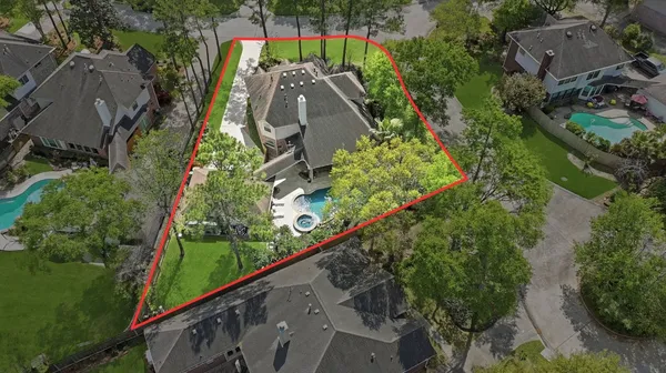 $862,000 | 68 East Sandalbranch Circle, The Woodlands, TX 77382