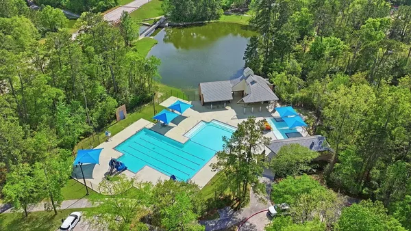 $862,000 | 68 East Sandalbranch Circle, The Woodlands, TX 77382