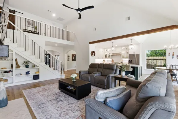 $862,000 | 68 East Sandalbranch Circle, The Woodlands, TX 77382