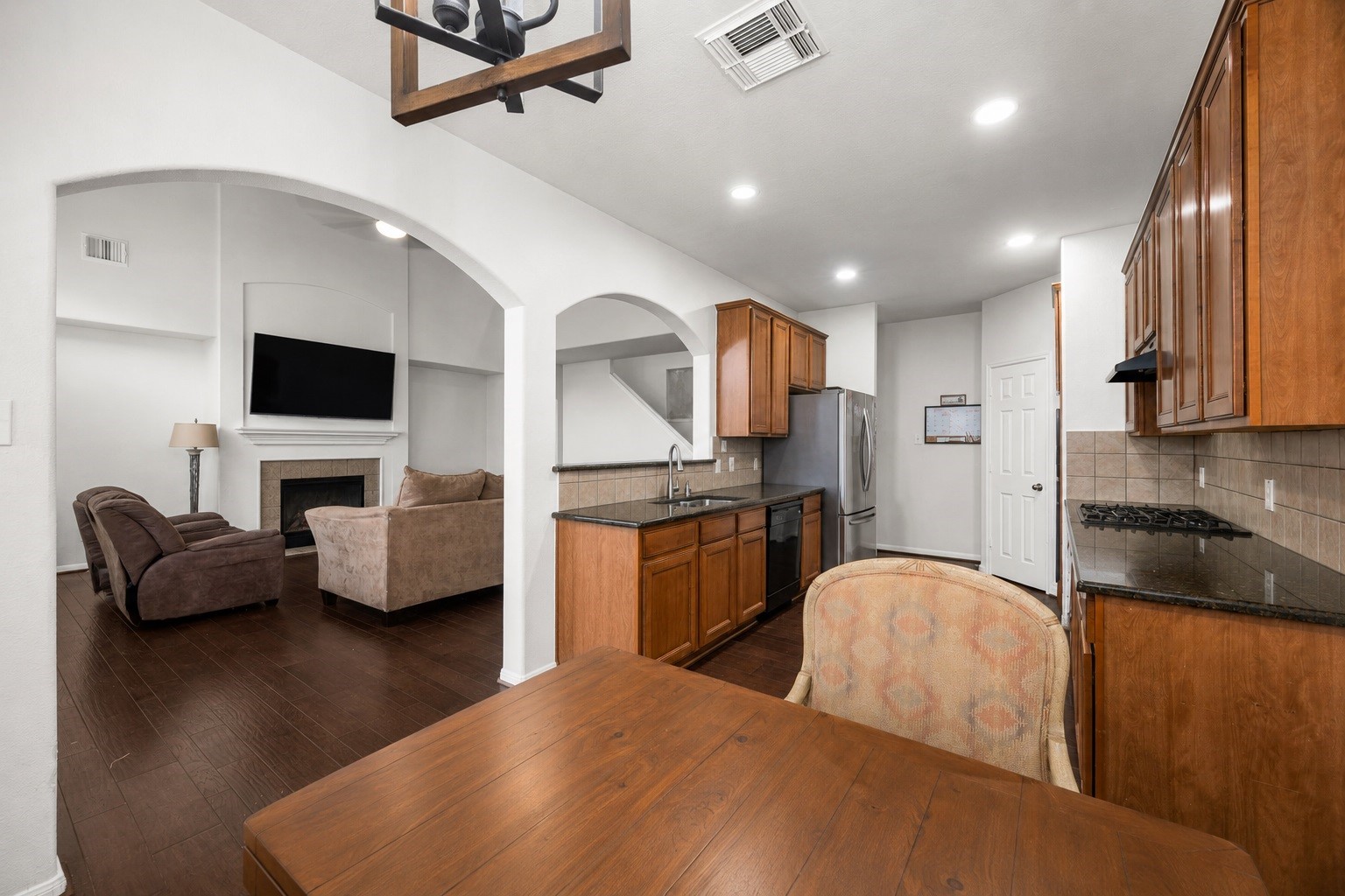 927 Spring Source Place Spring, TX 77373 - Photo 9 of 30 Gallery Image 9