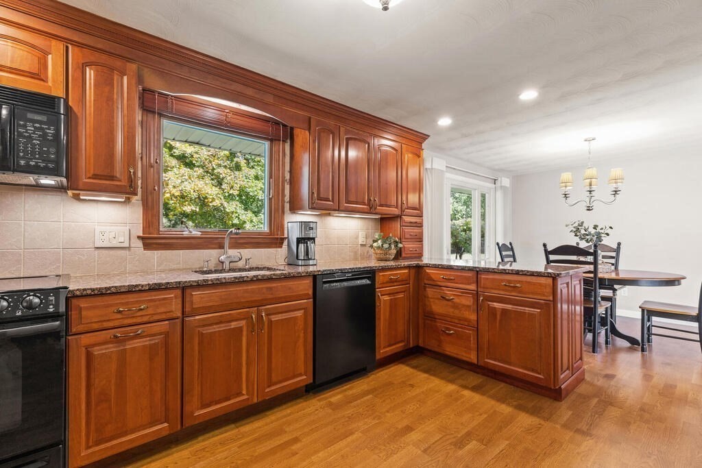 42 Cynthia Road Framingham, MA 01701 - Photo 12 of 31 Gallery Image 12