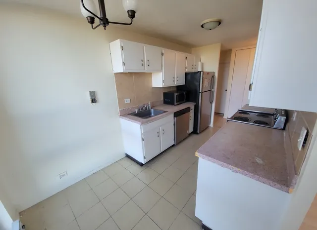 $2,200 | 5100 North Marine Drive, Unit 6B, Chicago, IL 60640