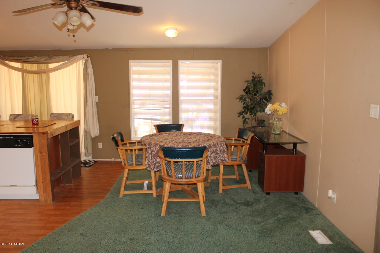 7060 North Gemstone Road Tucson, AZ 85743 - Photo 6 of 20
