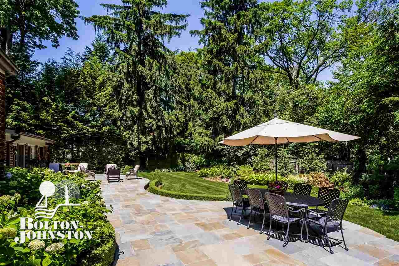 84 Vendome Road Grosse Pointe, MI 48236 - Photo 33 of 41 31294571-32.JPG