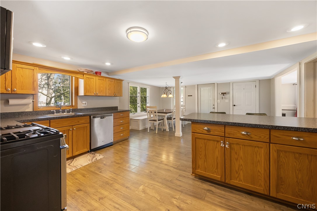 9296 Mallory Road New Hartford, NY 13413 - Photo 12 of 33