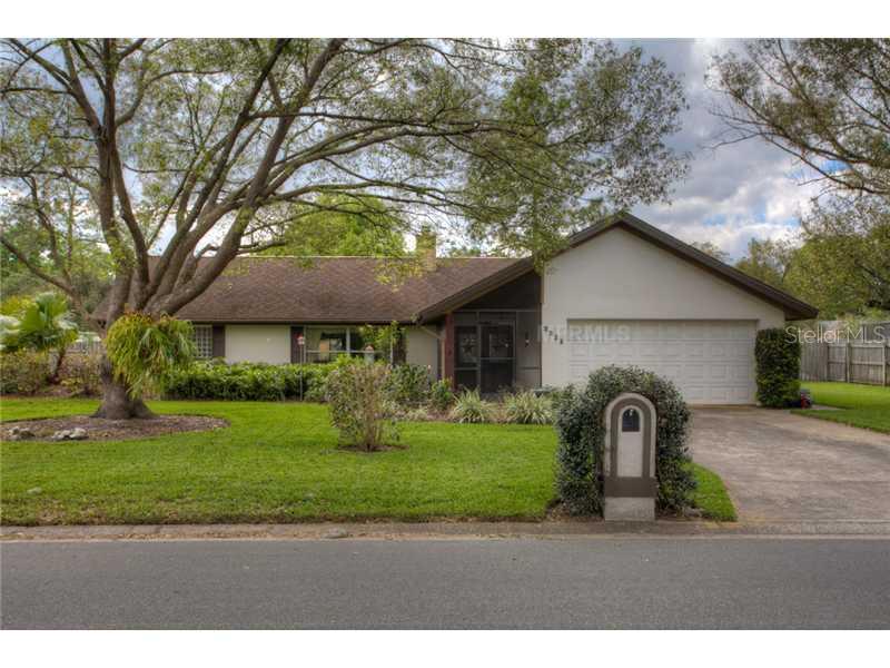 2211 Cherokee Road Valrico, FL 33594 - Photo 1 of 1 Exterior Front
