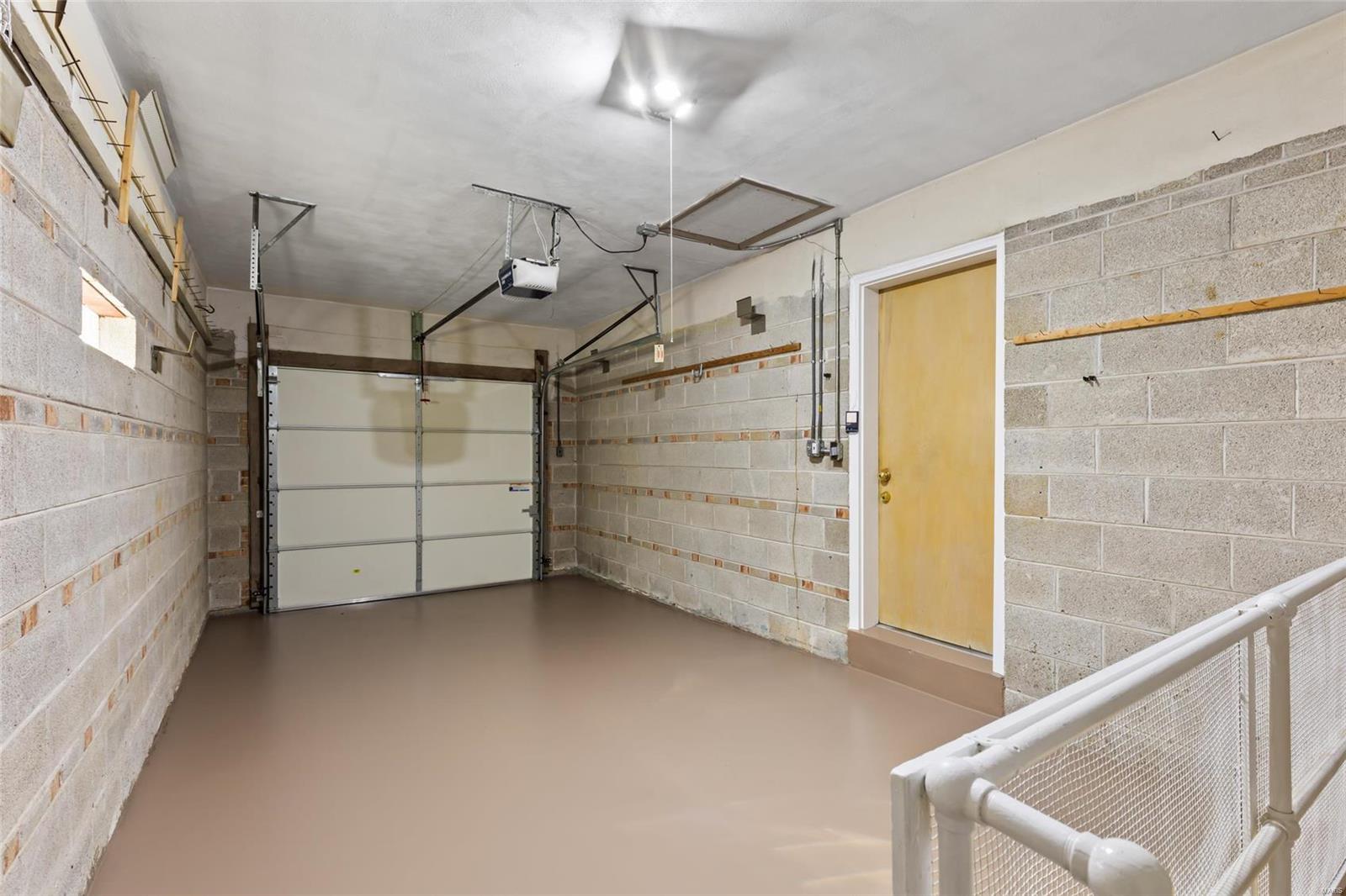 7227 Rockspring Drive St. Louis, MO 63123 - Photo 31 of 44 Gallery Image 31