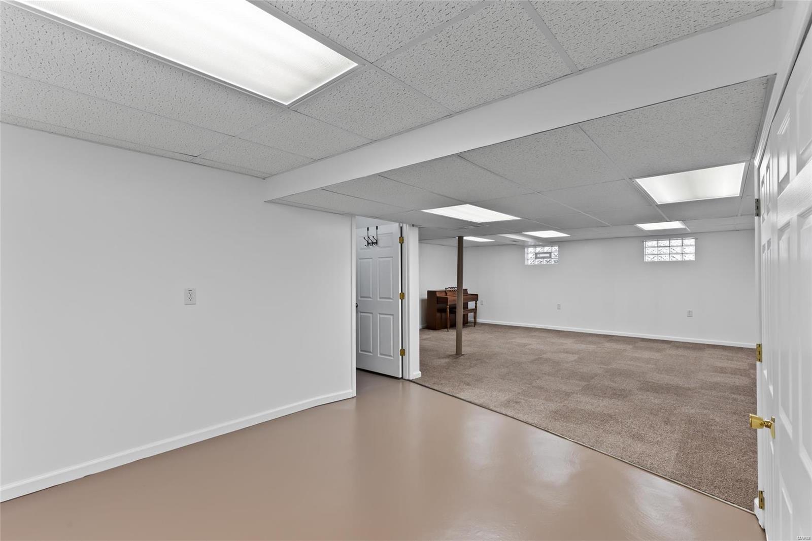 7227 Rockspring Drive St. Louis, MO 63123 - Photo 32 of 44 Gallery Image 32