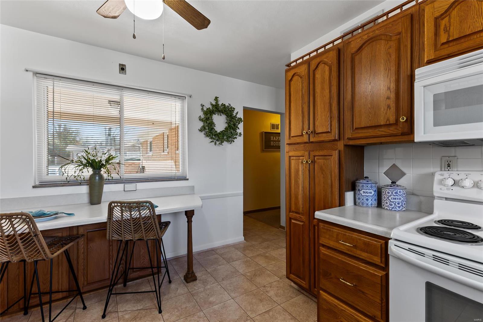7227 Rockspring Drive St. Louis, MO 63123 - Photo 9 of 44 Gallery Image 9