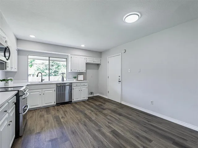 $350,000 | 2013 East Collins Boulevard, Richardson, TX 75081