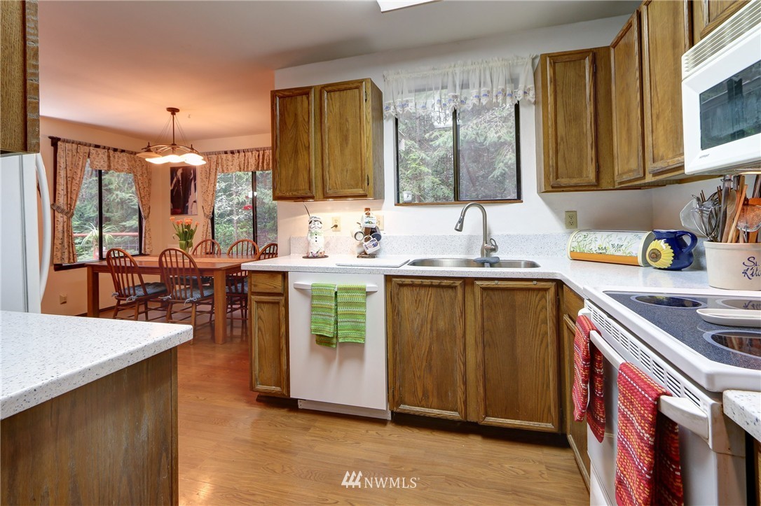 16665 Seminole Road Northeast Poulsbo, WA 98370 - Photo 3 of 14 Gallery Image 3