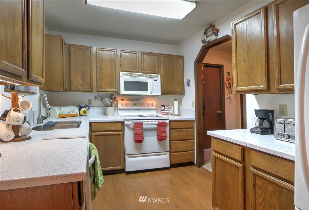 16665 Seminole Road Northeast Poulsbo, WA 98370 - Photo 5 of 14 Gallery Image 5