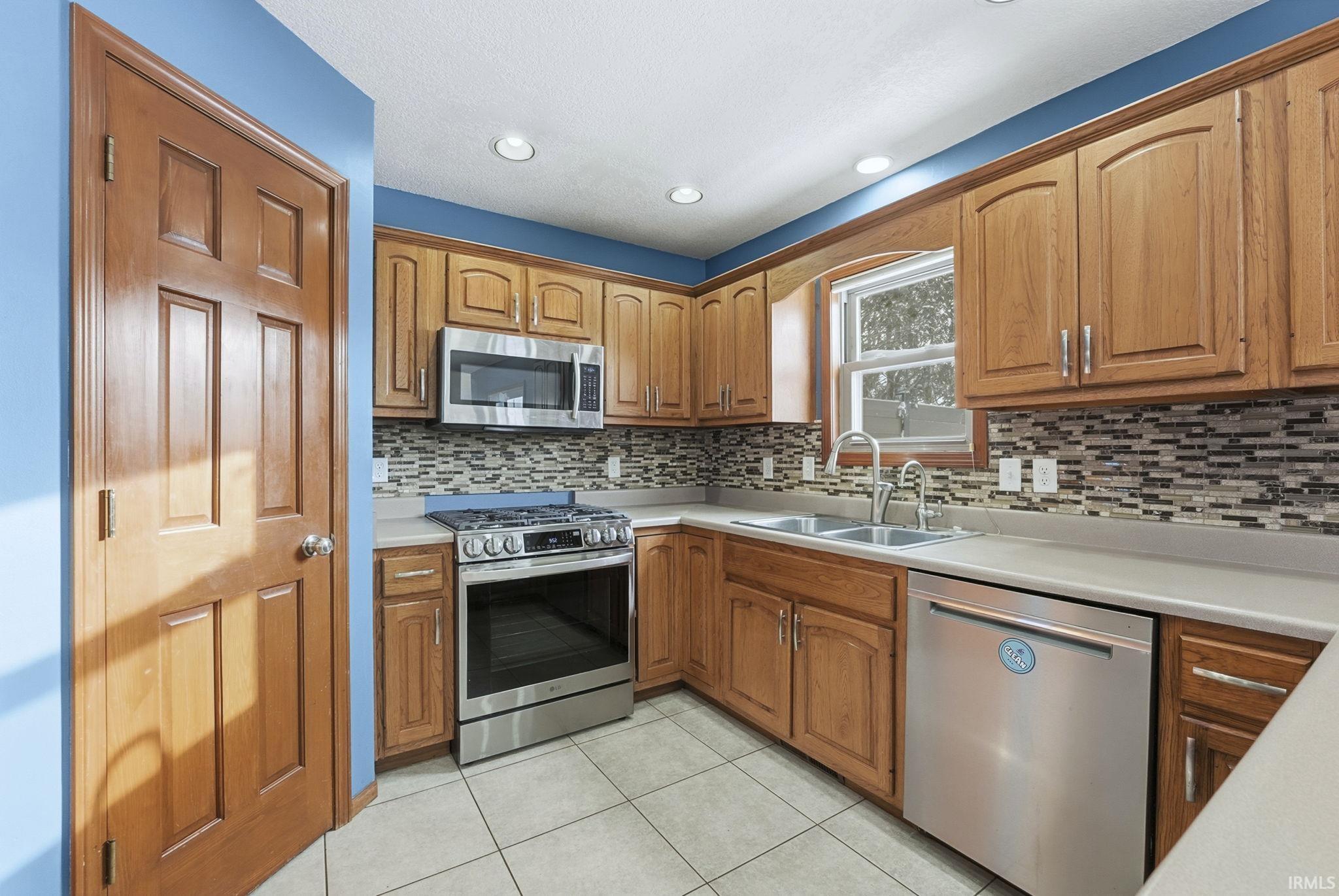 408 Ridge Court Ossian, IN 46777 - Photo 17 of 36