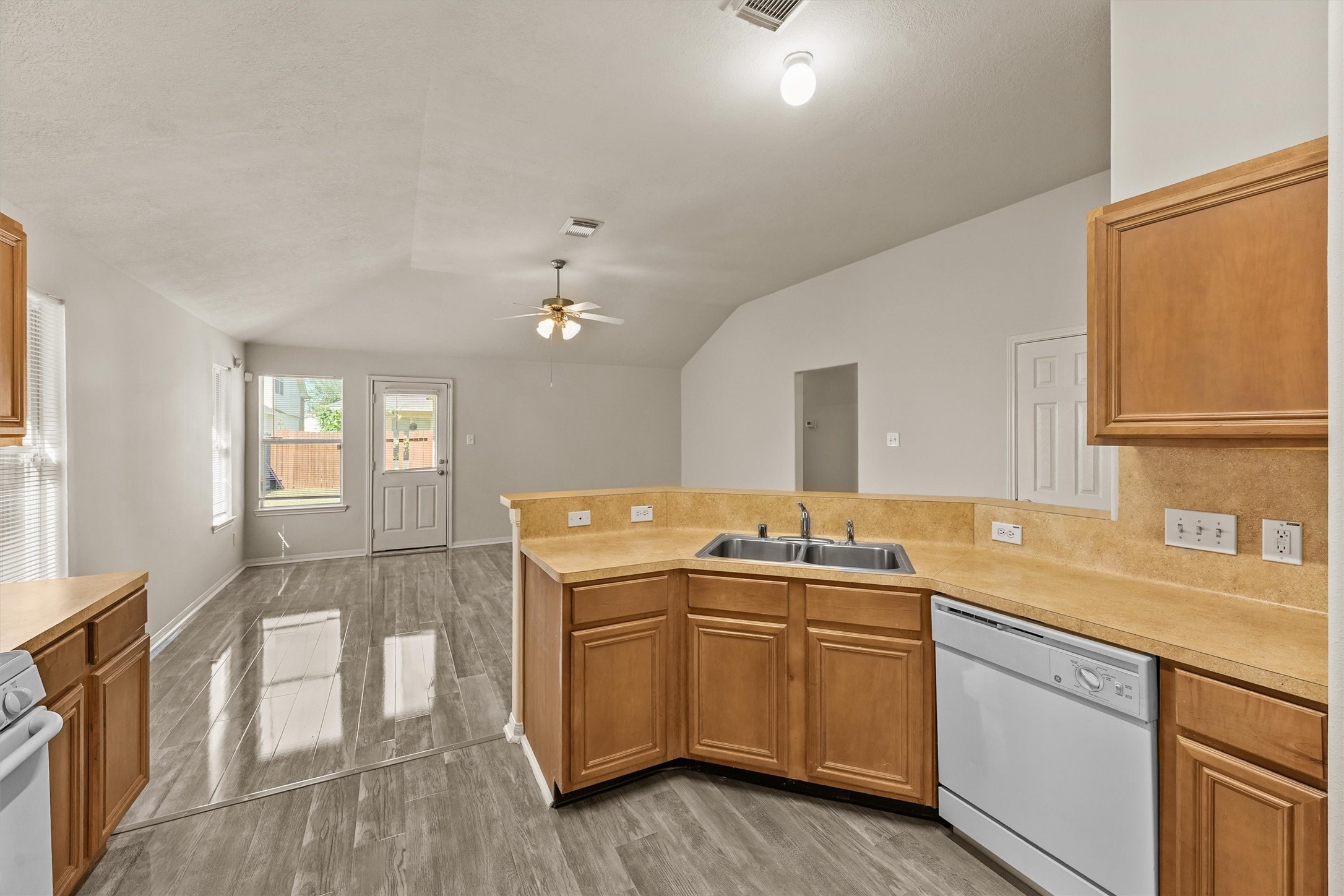 3110 Myrtle Ranch Drive Katy, TX 77494 - Photo 6 of 26 Kitchen