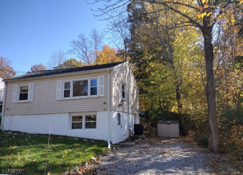 38 Wawayanda Road Vernon, NJ 07422 - Photo 4 of 9 Gallery Image 4
