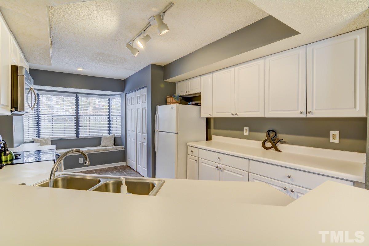 7765 Falcon Rest Circle, Unit 7765 Raleigh, NC 27615 - Photo 6 of 15 Gallery Image 6