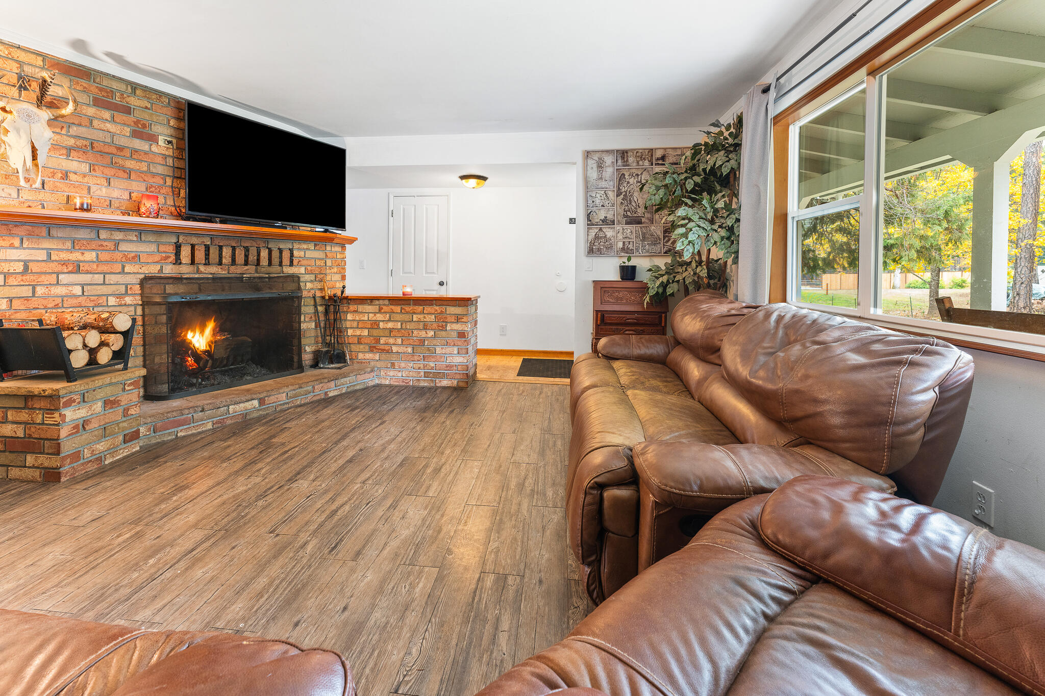 2020 Robertson Bridge Road Grants Pass, OR 97526 - Photo 6 of 31 Copy of Living Room
