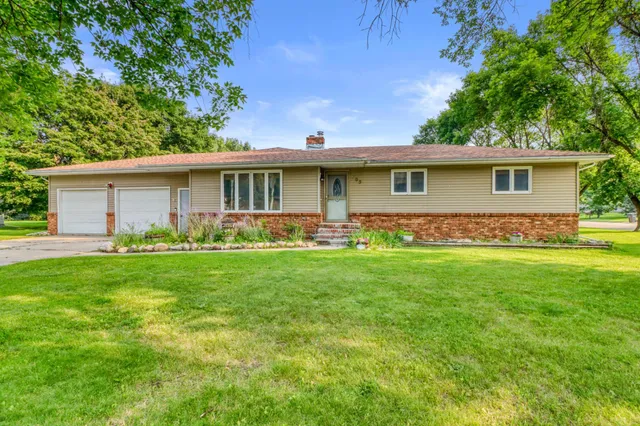 $253,000 | 805 6th Avenue Southeast, Barnesville, MN 56514