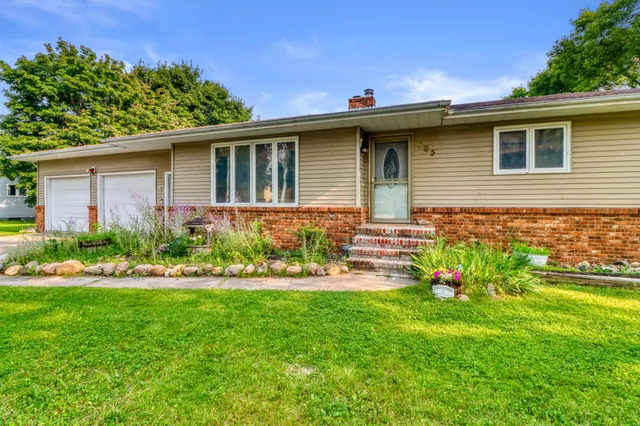 $253,000 | 805 6th Avenue Southeast, Barnesville, MN 56514