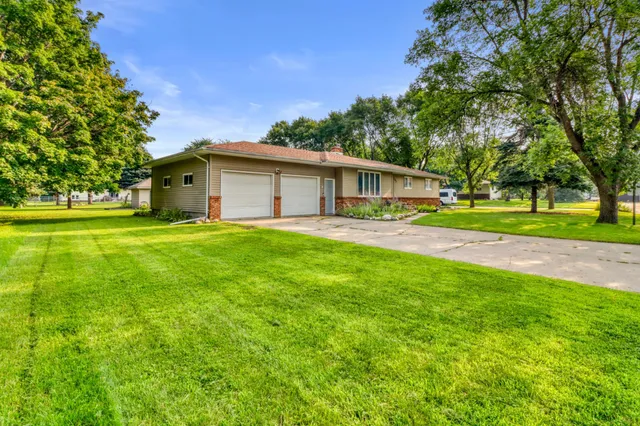 $253,000 | 805 6th Avenue Southeast, Barnesville, MN 56514