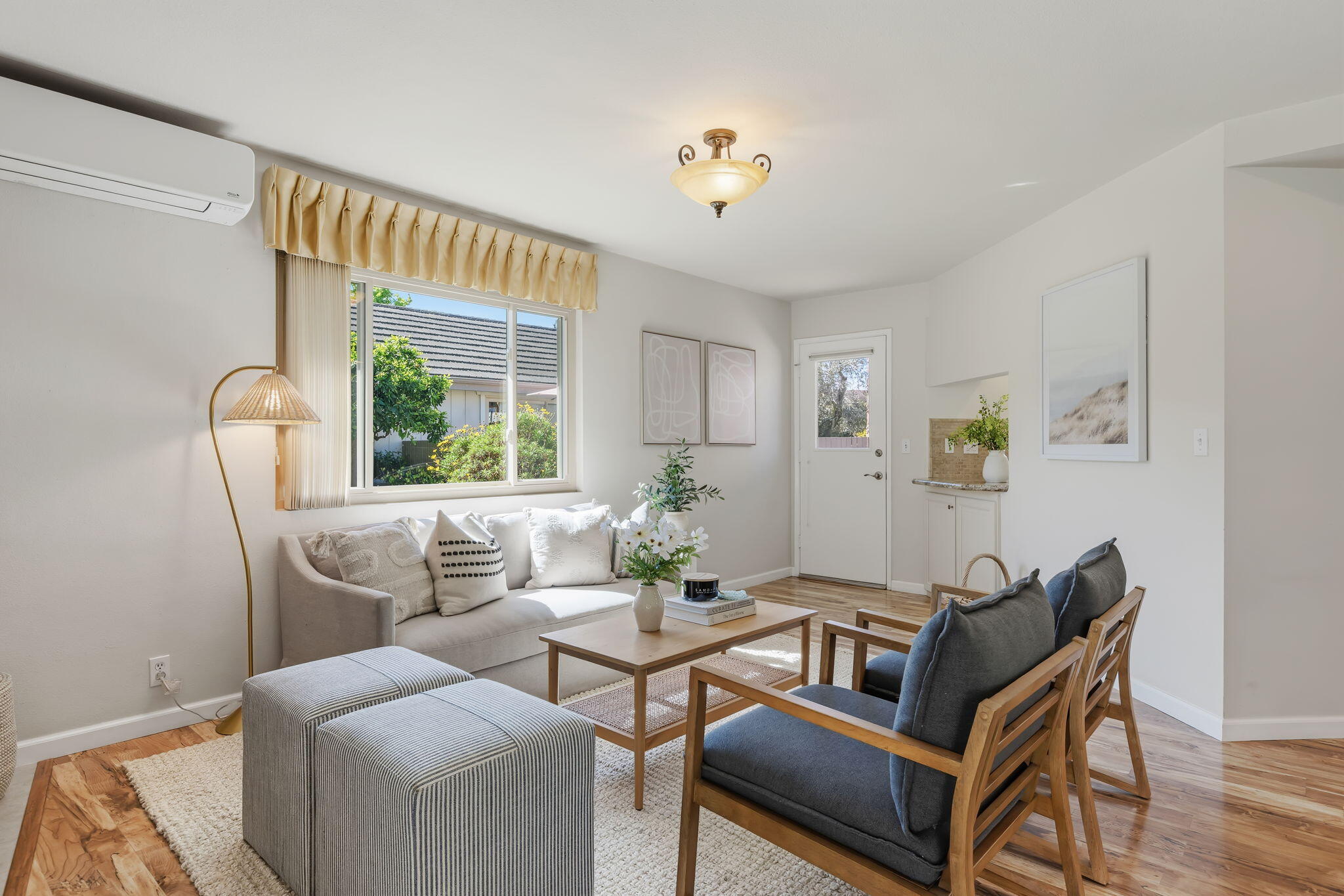 5930 Encina Road, Unit 3 Goleta, CA 93117 - Photo 8 of 32 08-Living Area