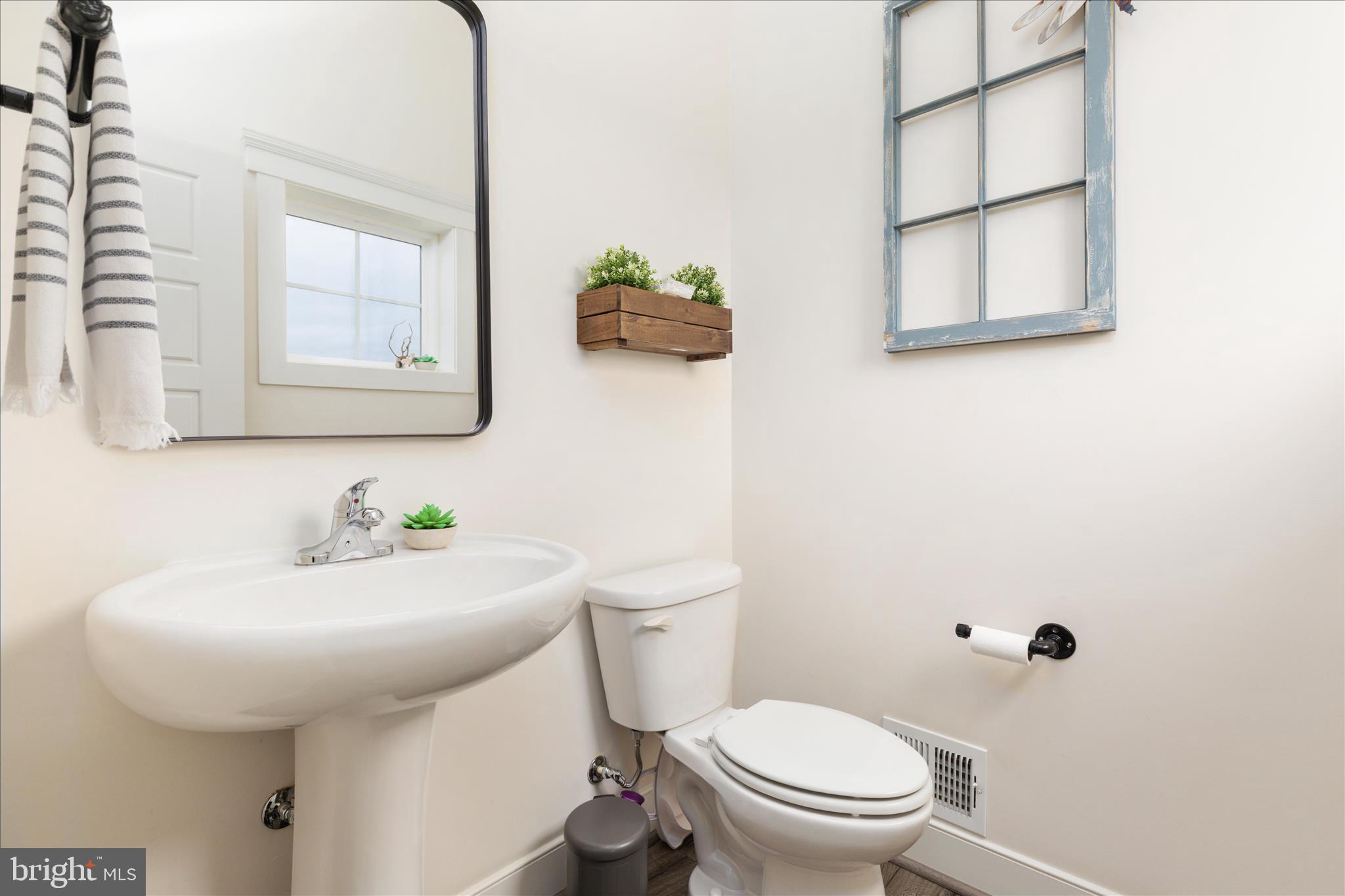 110 Halo Court Stephenson, VA 22656 - Photo 29 of 64 1/2 bath on main