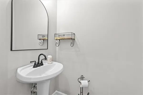 $695,000 | 301 Highway 5, Roopville, GA 30170