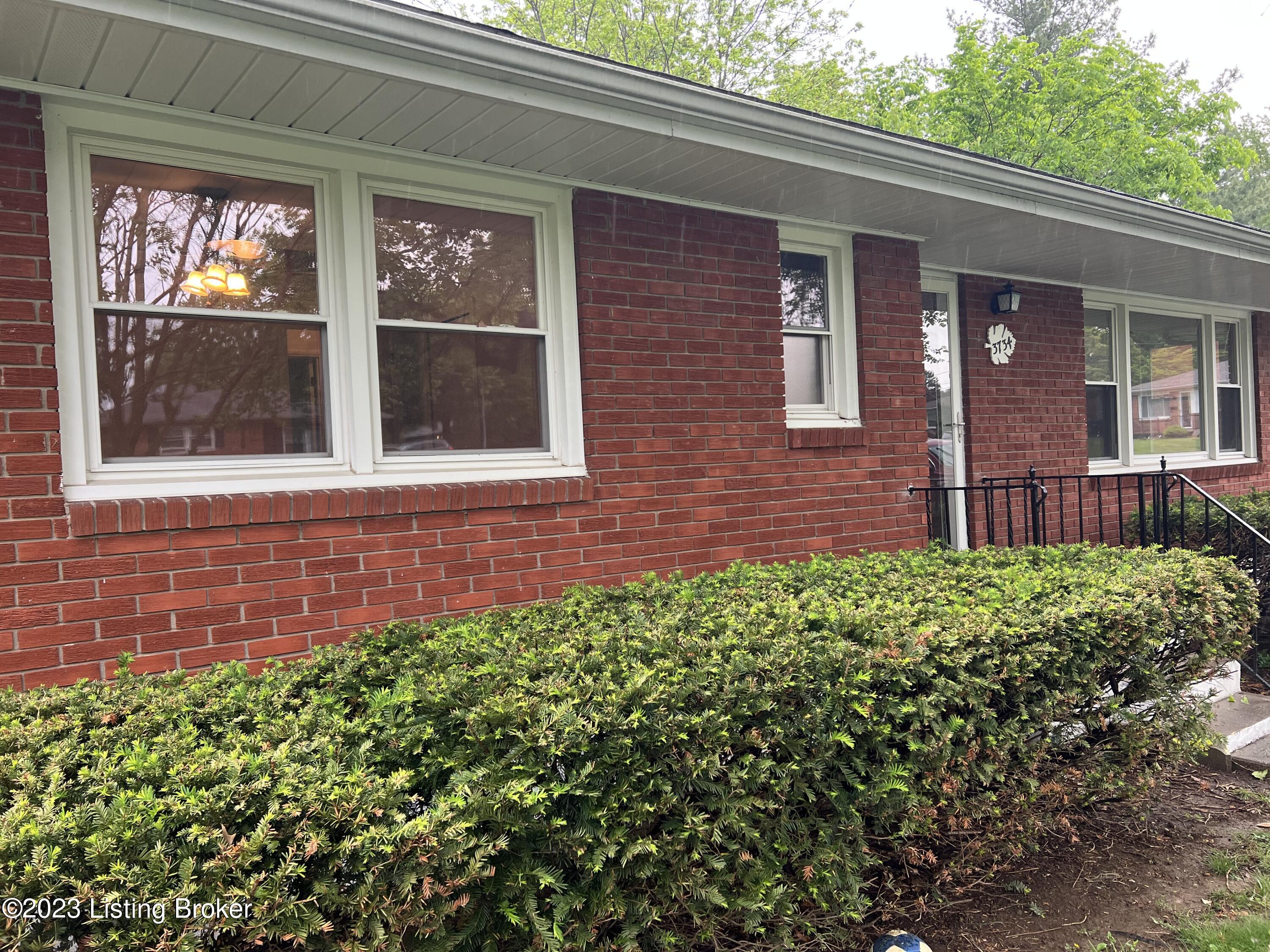 3734 Chatham Road Louisville, KY 40218 - Photo 3 of 21 IMG_0175