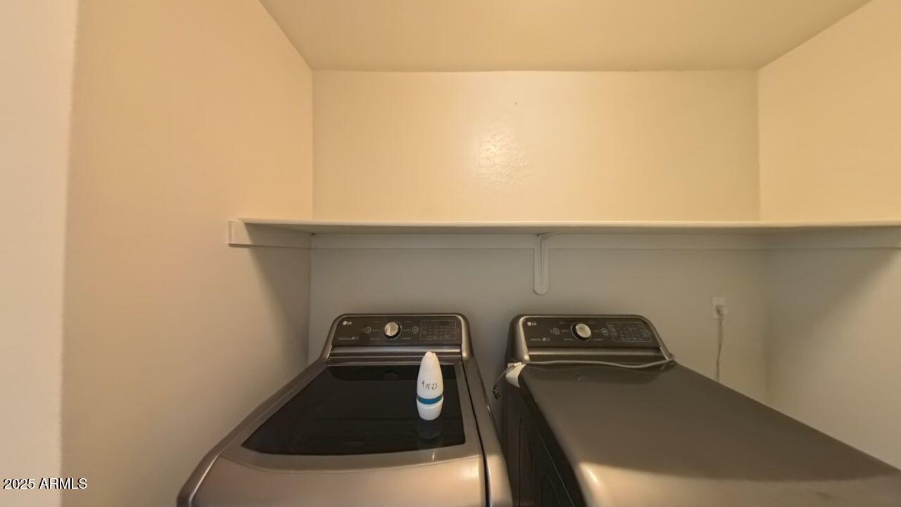 10917 West Almeria Road Avondale, AZ 85392 - Photo 18 of 20 Laundry_Room