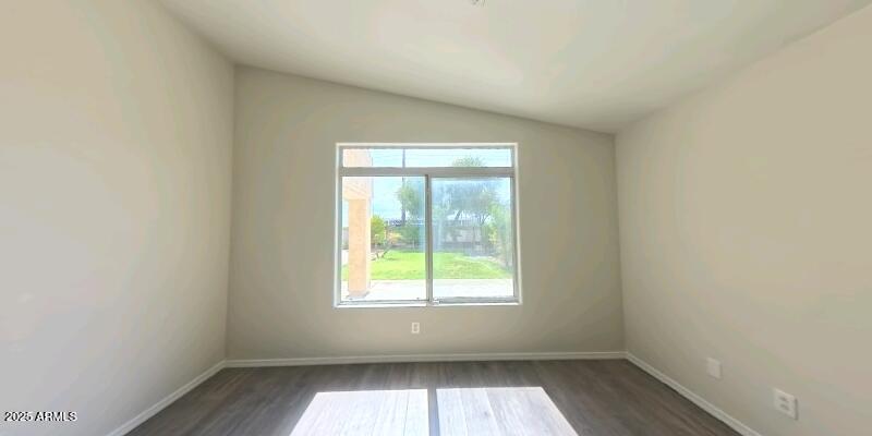 Primary_Bedroom