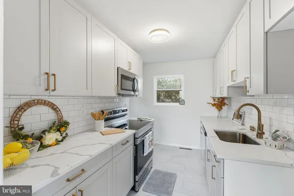 $349,900 | 2 Cherry Road, New Castle, DE 19720