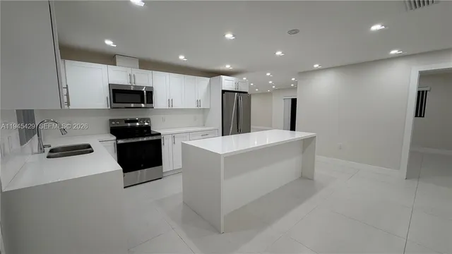 $3,600 | 10553 Southwest 22nd Terrace, Unit 10553, Miami, FL 33165