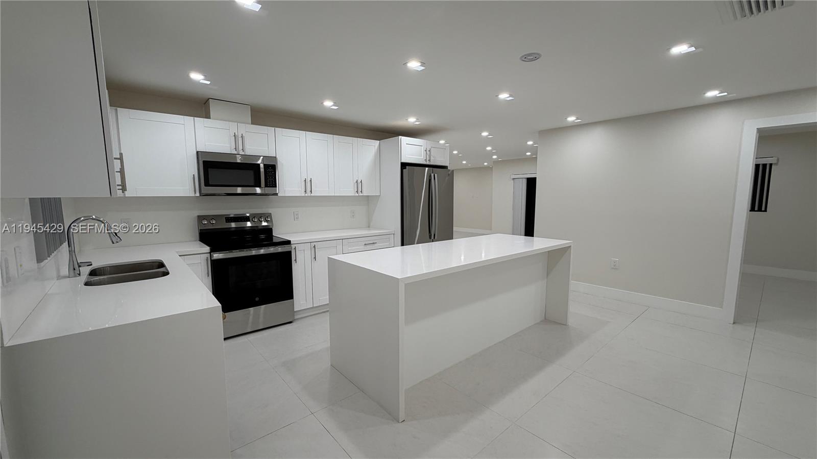 10553 Southwest 22nd Terrace, Unit 10553 Miami, FL 33165 - Photo 7 of 14