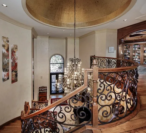 a view of yard with green space