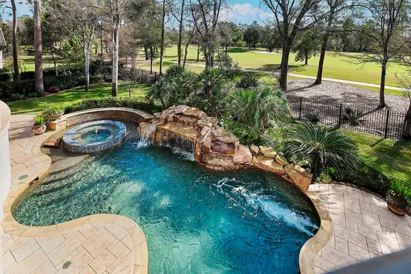 $4,950,000 | 19 Hepplewhite Way, The Woodlands, TX 77382