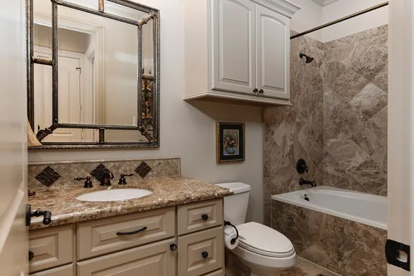 $4,950,000 | 19 Hepplewhite Way, The Woodlands, TX 77382