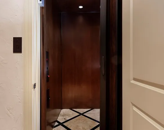 $4,950,000 | 19 Hepplewhite Way, The Woodlands, TX 77382