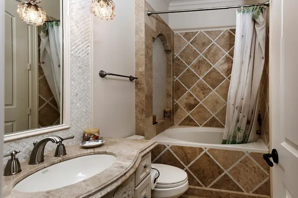 $4,950,000 | 19 Hepplewhite Way, The Woodlands, TX 77382