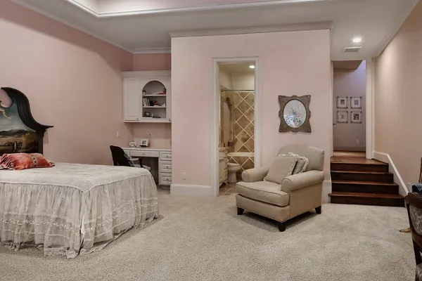 $4,950,000 | 19 Hepplewhite Way, The Woodlands, TX 77382