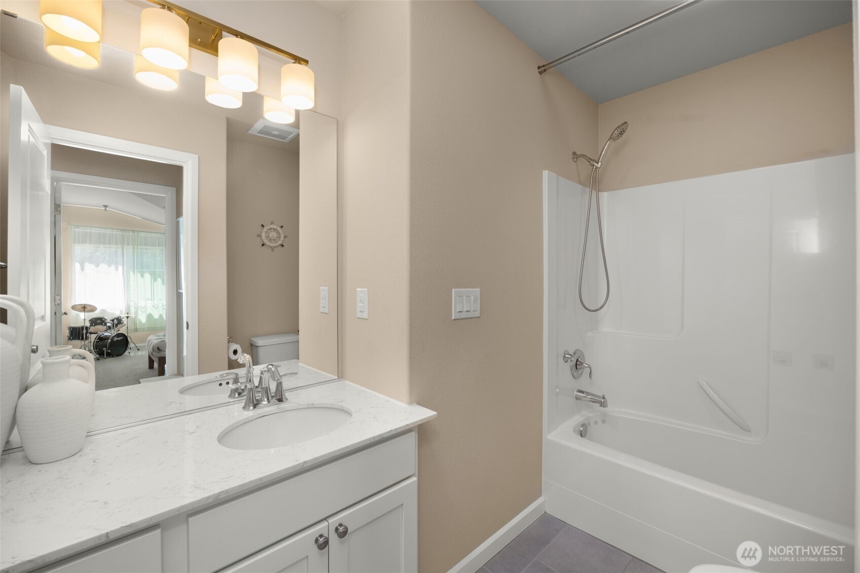 3204 Southwest Holly Street Seattle, WA 98126 - Photo 24 of 33