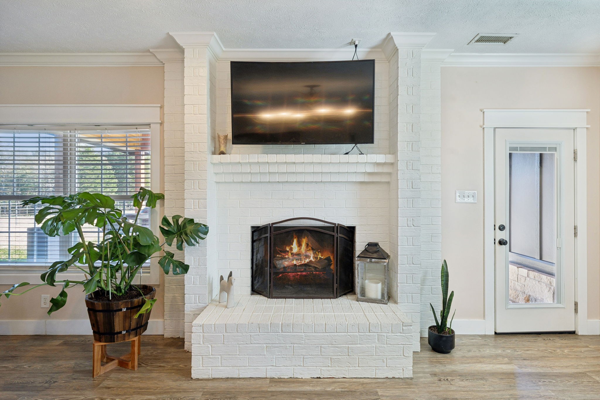 201 Lamb Road Rockvale, TN 37153 - Photo 52 of 87 a living room with furniture and a flat screen tv