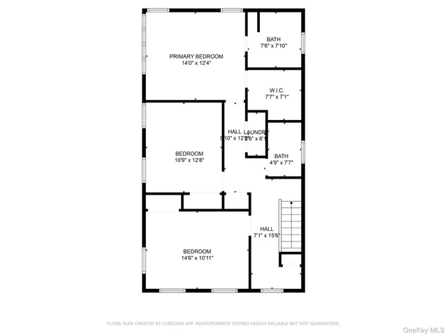 a view of backyard of the house