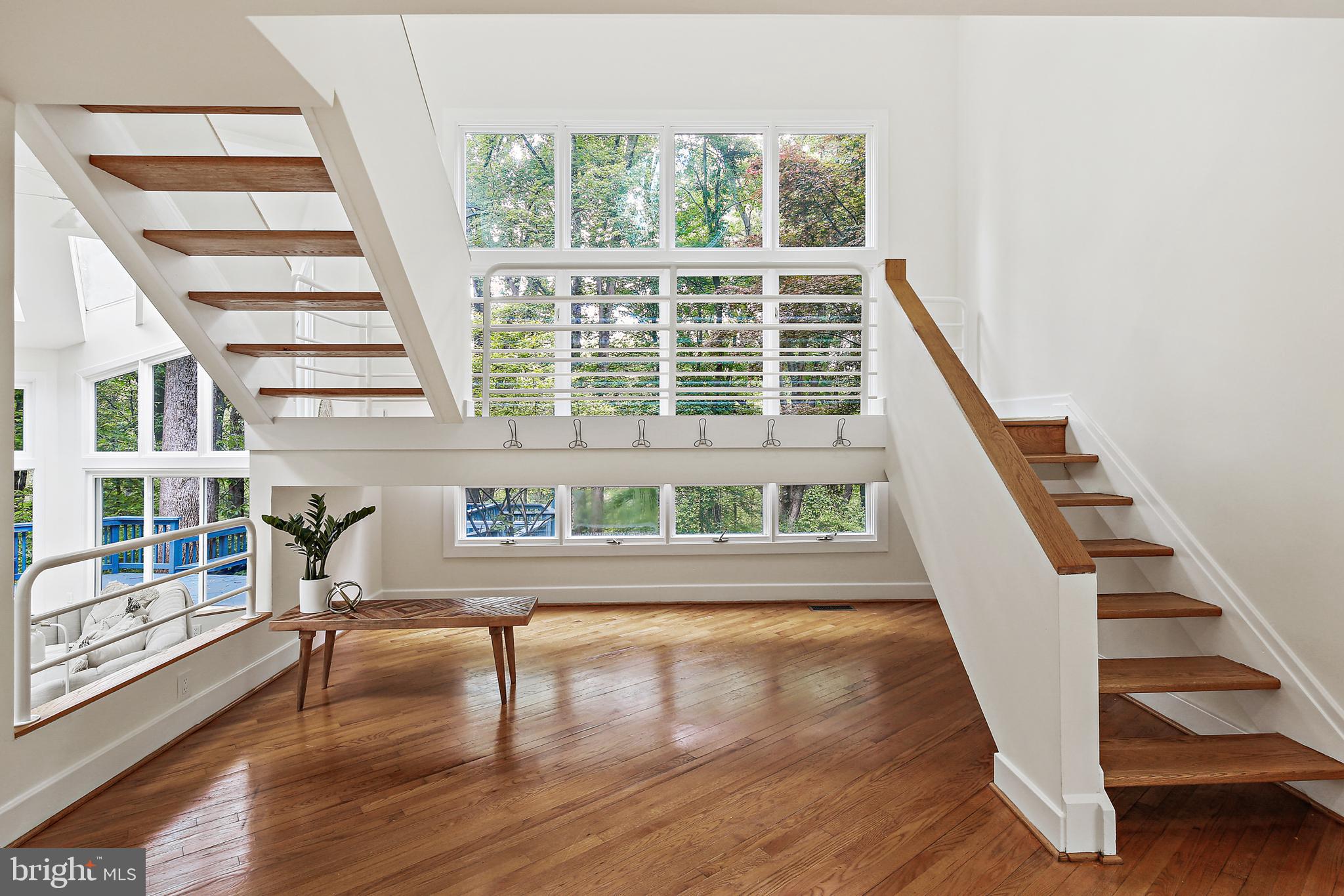 19244 Chandlee Mill Road Sandy Spring, MD 20860 - Photo 5 of 72 Front Entryway w/Hardwood Flooring