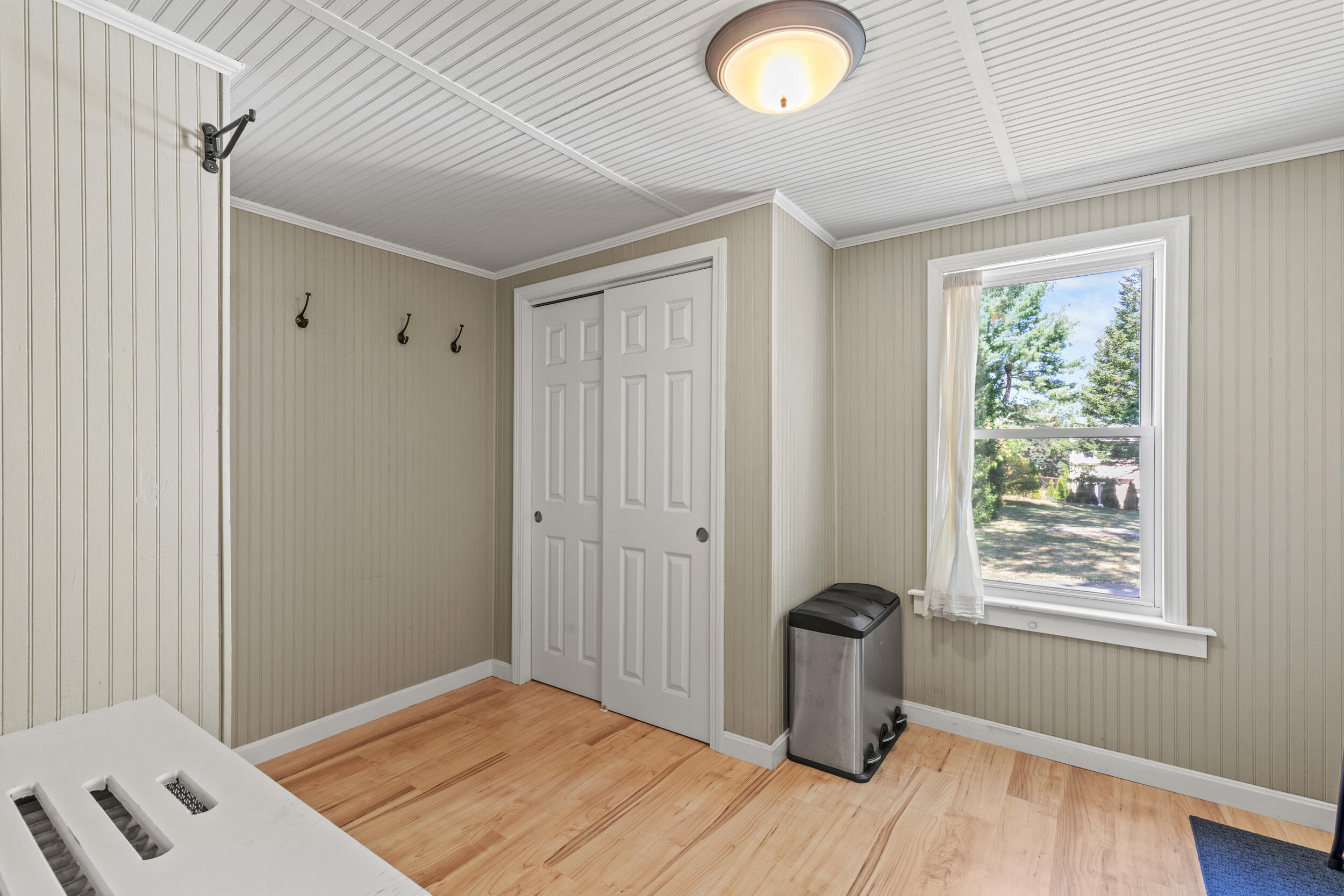 18 Taylor Street Biddeford, ME 04005 - Photo 4 of 38 10_18 taylor biddiford-10