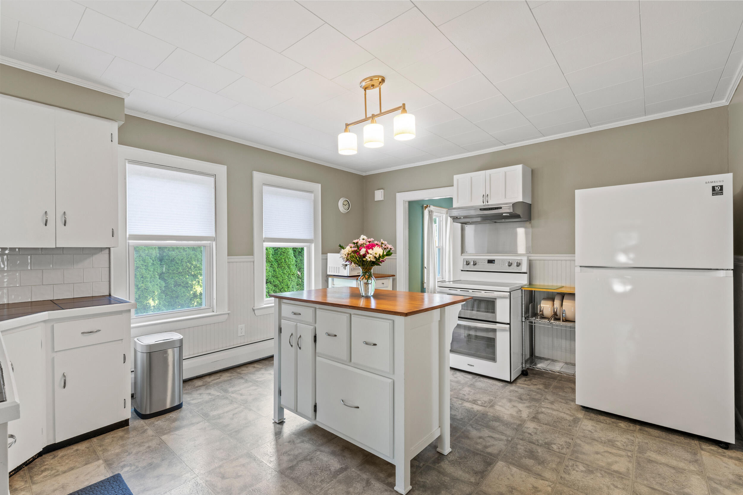 18 Taylor Street Biddeford, ME 04005 - Photo 5 of 38 14_18 taylor biddiford-14