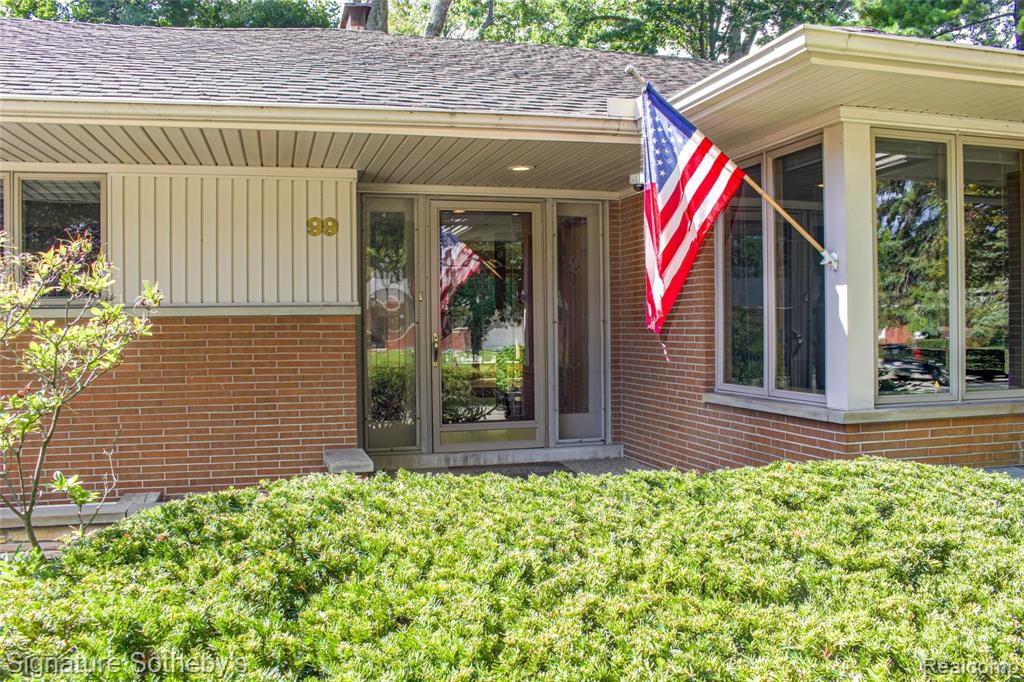 99 Shoreham Road Grosse Pointe Shores, MI 48236 - Photo 1 of 33